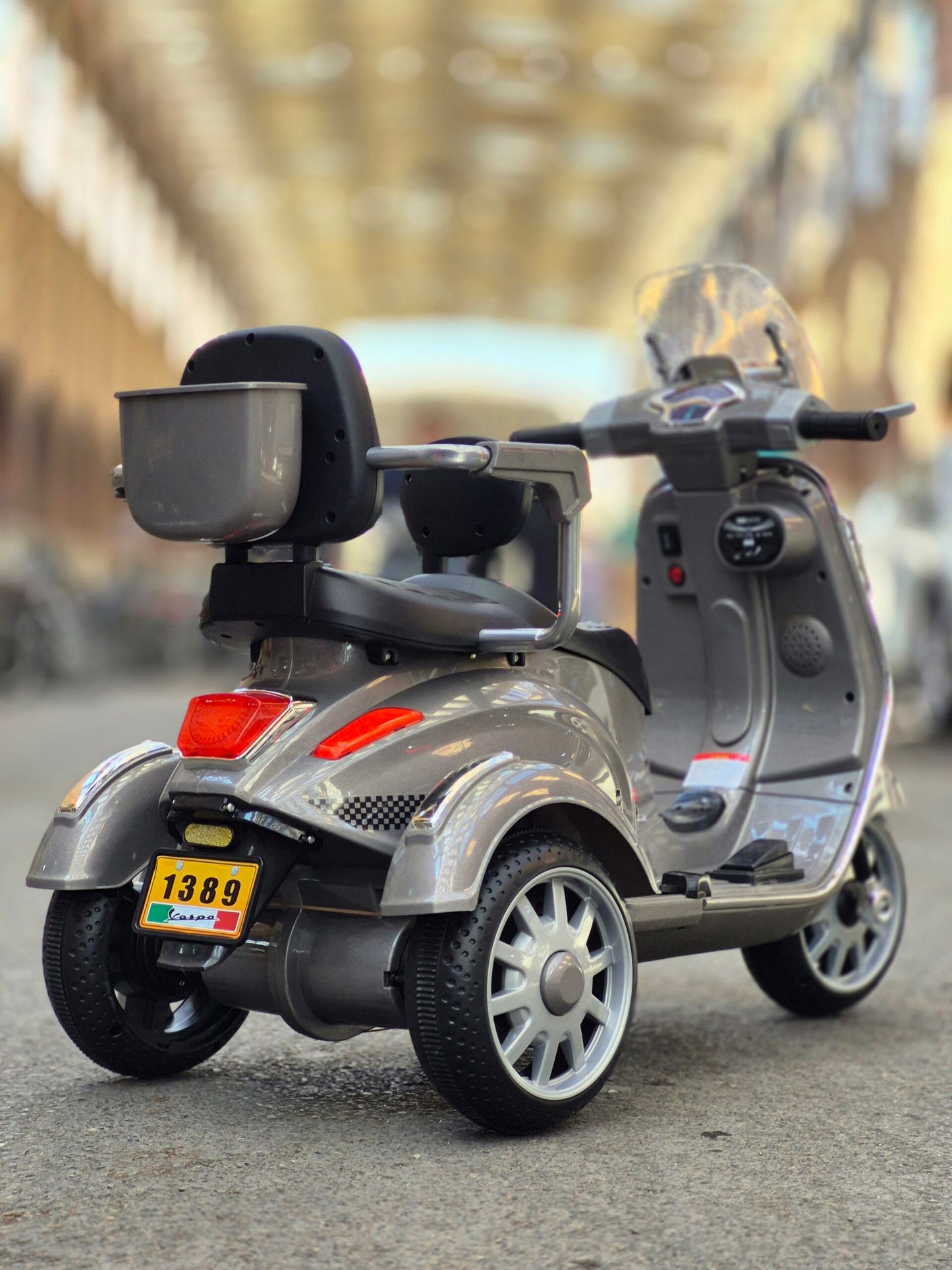 Moto Électrique 2 Place Vespa à 3 Roues pour Enfants