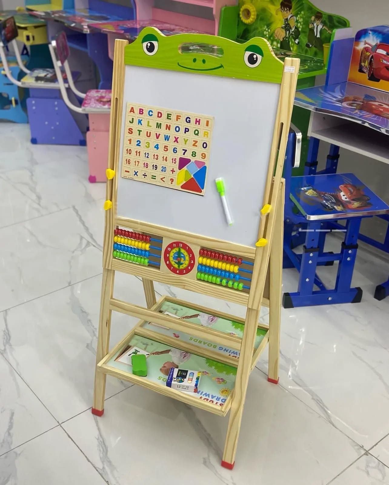 Tableau Éducatif Multifonction en Bois