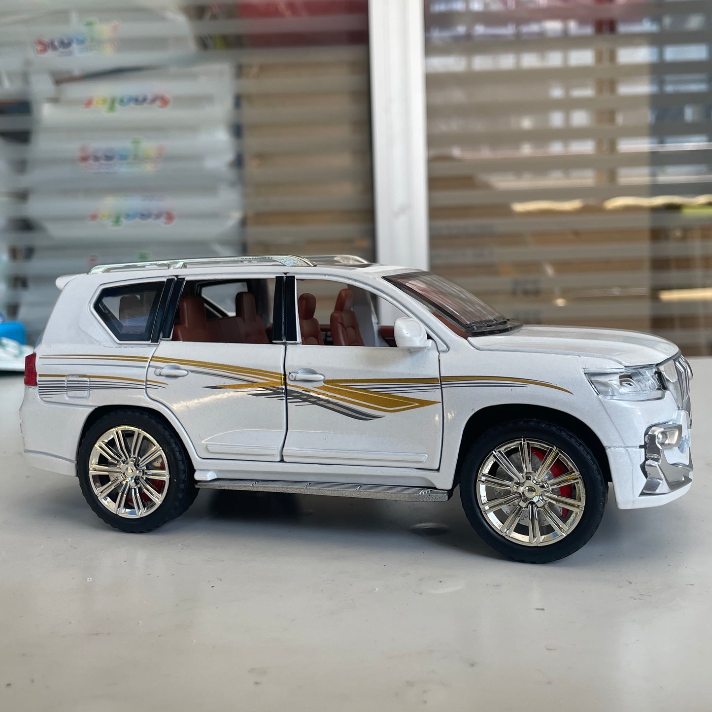 Modèle réduit Toyota Prado Blanc (1:24)