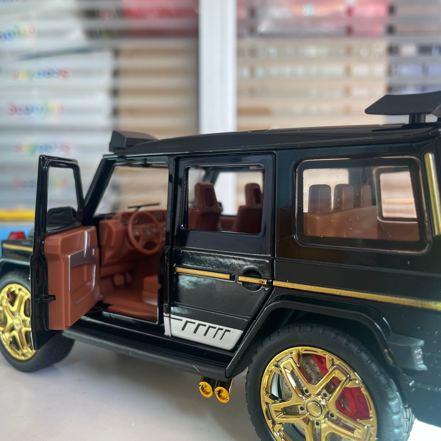 Modèle réduit Mercedes-Benz Babosi 800 (1:24)