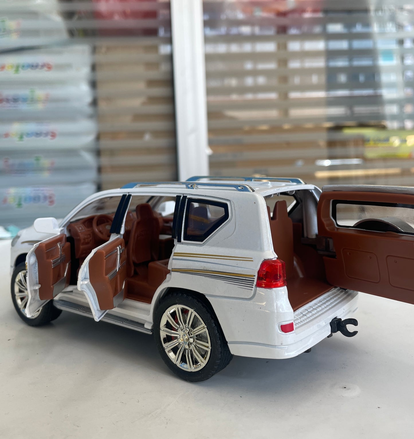 Modèle réduit Toyota Prado Blanc (1:24)