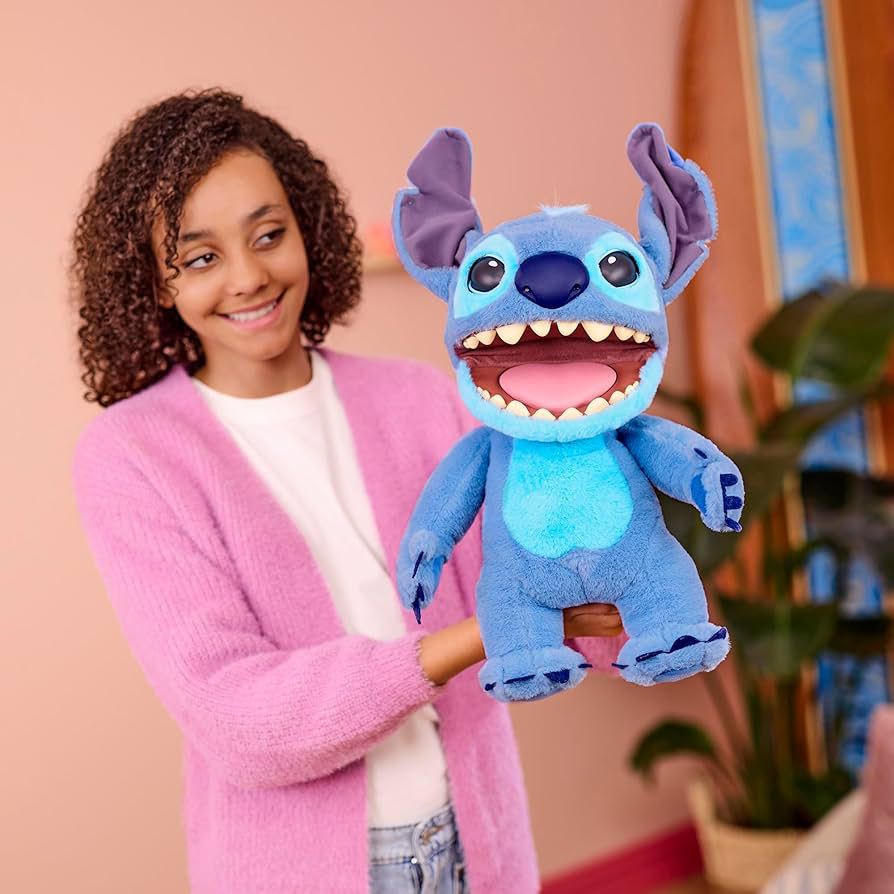 Real FX Disney Stitch – Peluche Animatronique 1ʳᵉ Édition (46 cm) – 100+ Actions & Sons, Ultra Réaliste, Certificat Inclus