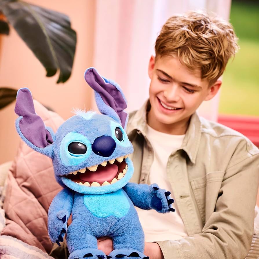 Real FX Disney Stitch – Peluche Animatronique 1ʳᵉ Édition (46 cm) – 100+ Actions & Sons, Ultra Réaliste, Certificat Inclus