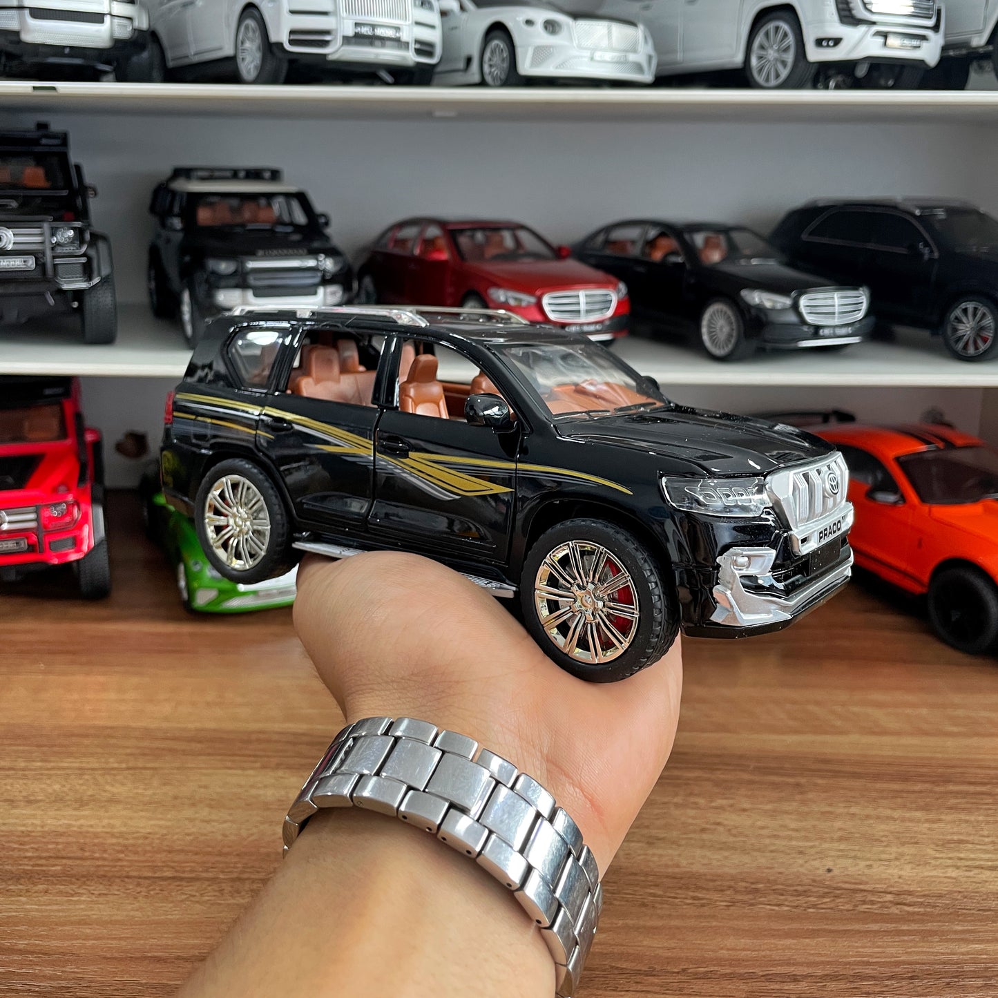 Modèle réduit Toyota Prado Noir (1:24)