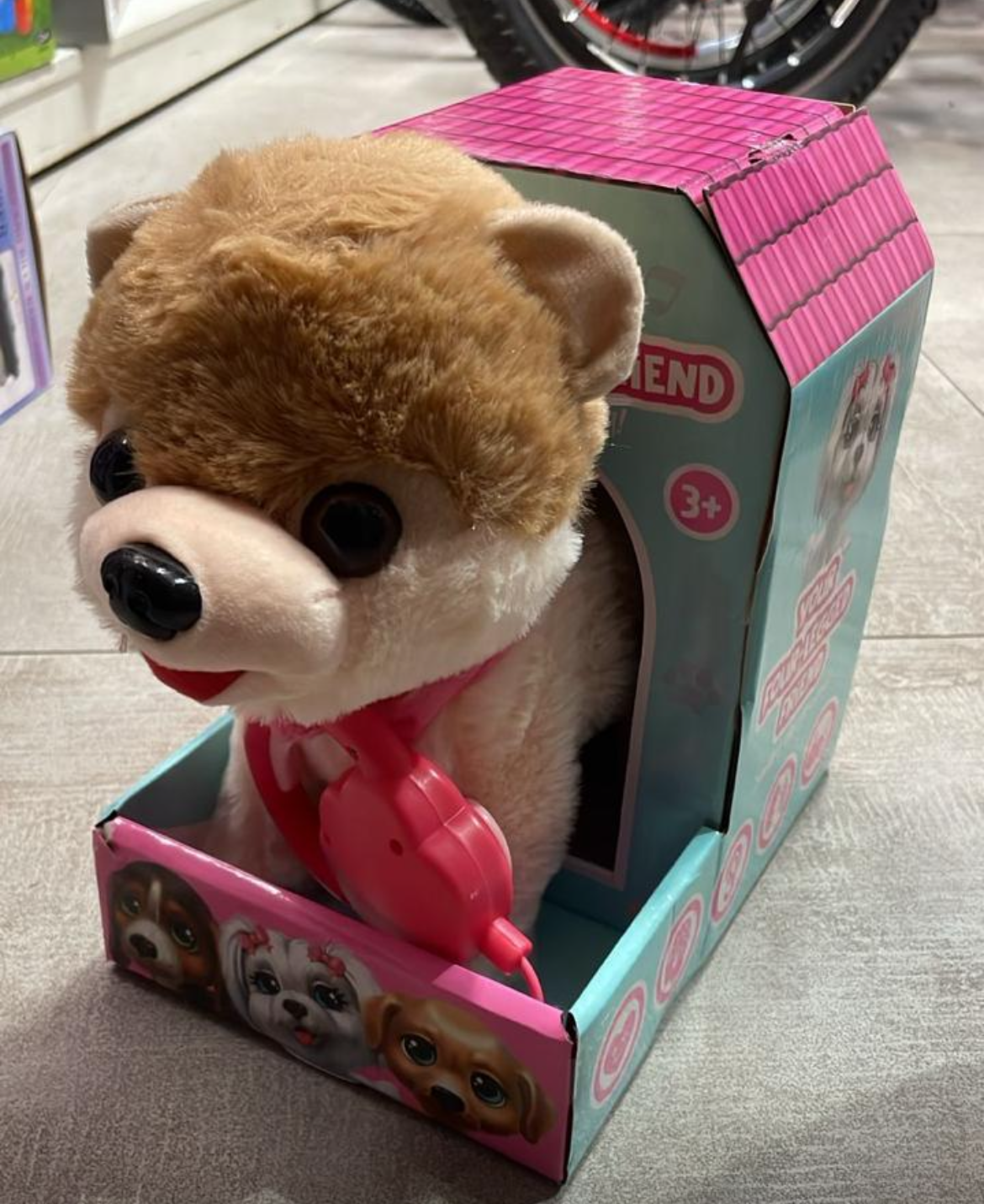 Peluche Chiot Milo – L’ourson-chien le plus adorable avec sa petite maisonnette