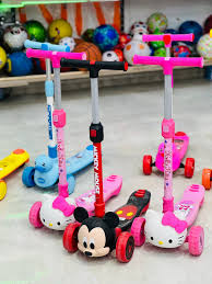 Trottinette Pliable 3D Disney – Mickey & Hello Kitty – Disney