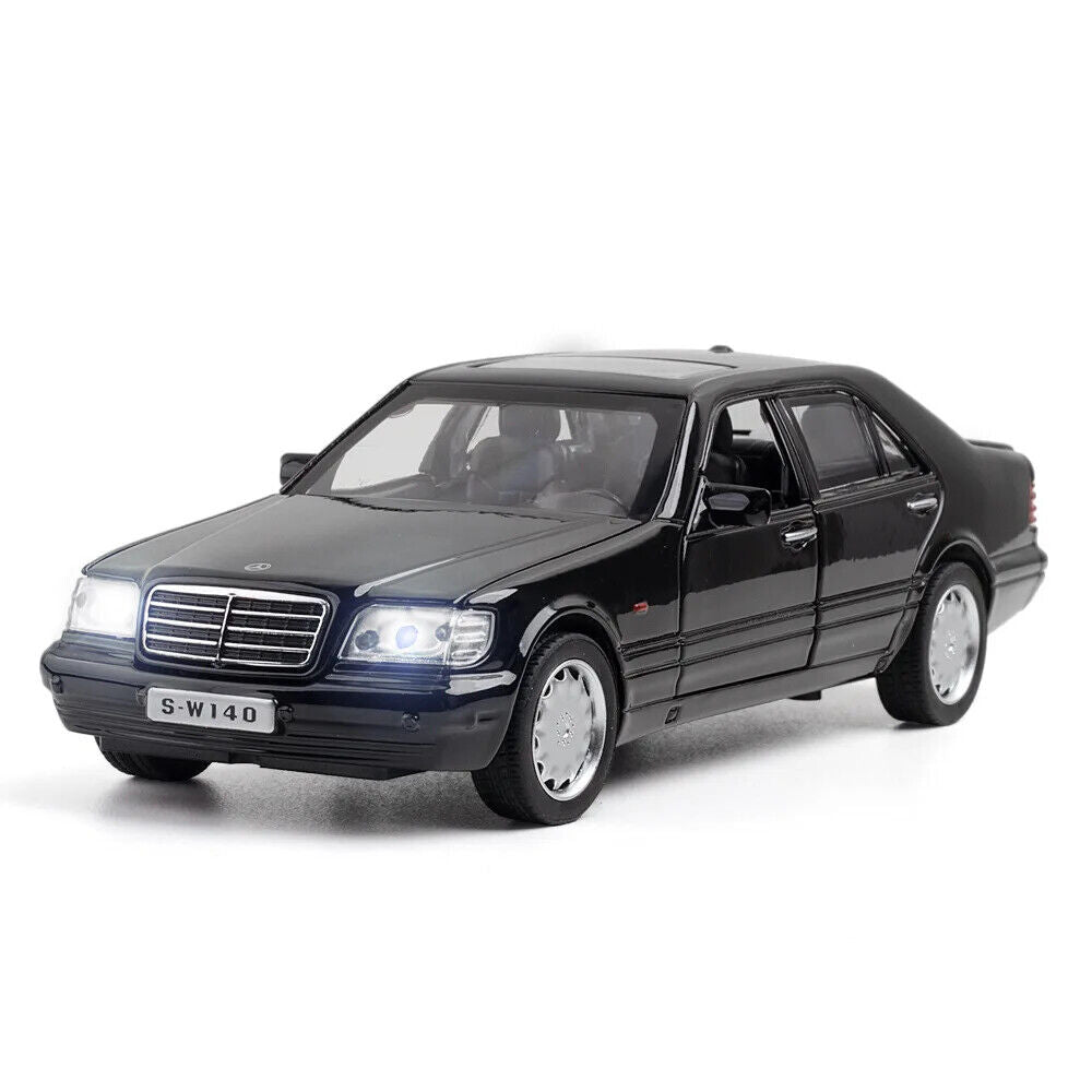Modèle réduit Mercedes Benz S w140 (1:32)