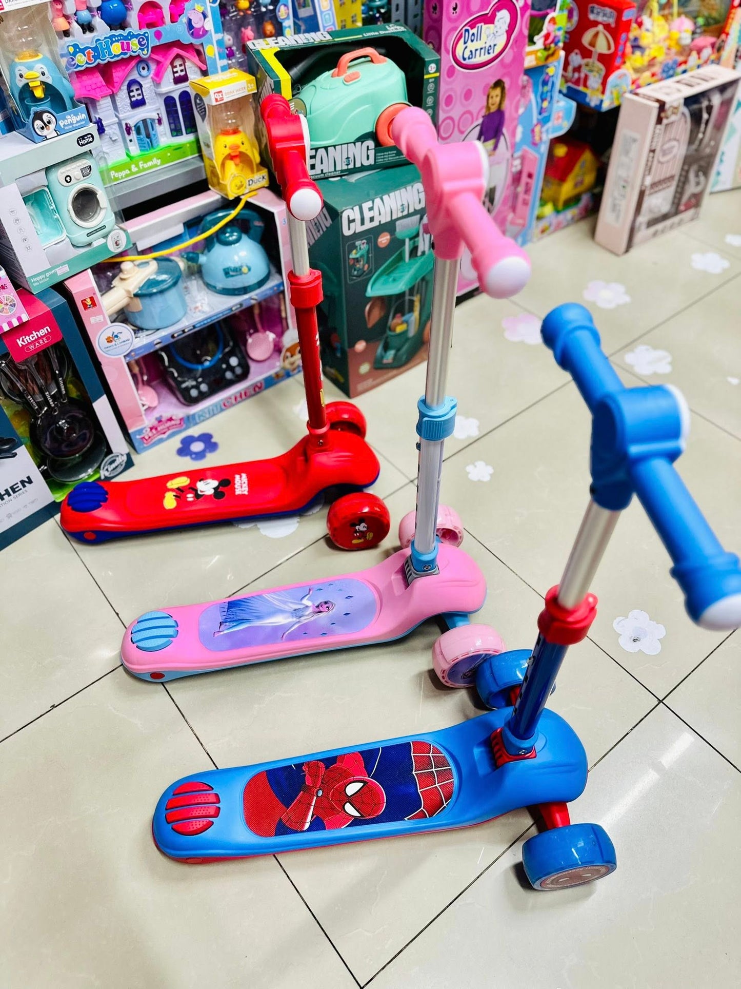 Trottinettes enfants – Spiderman, Reine des Neiges & Micke