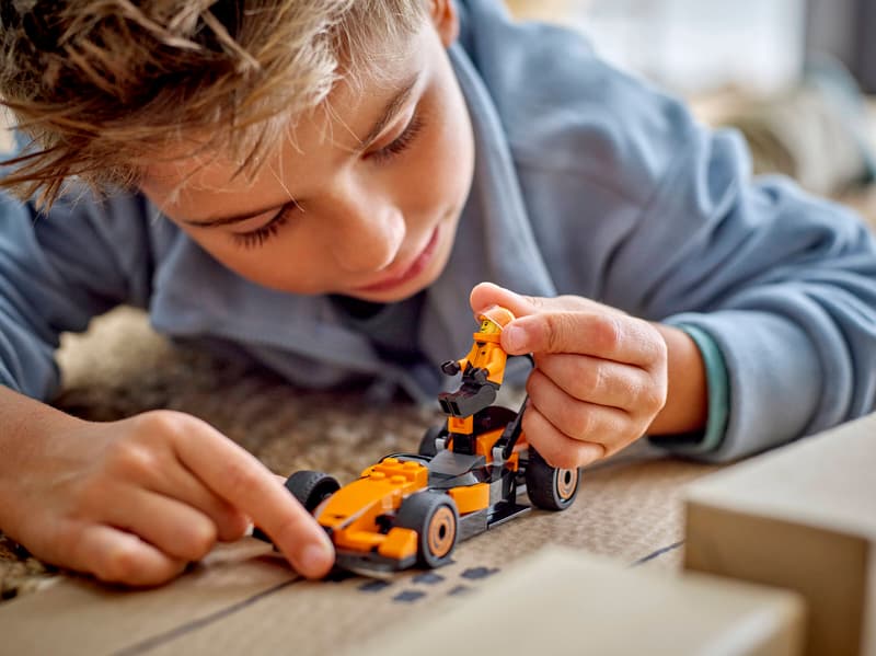 LEGO® City 60442 - Le Pilote F1® et sa Voiture de Course McLaren