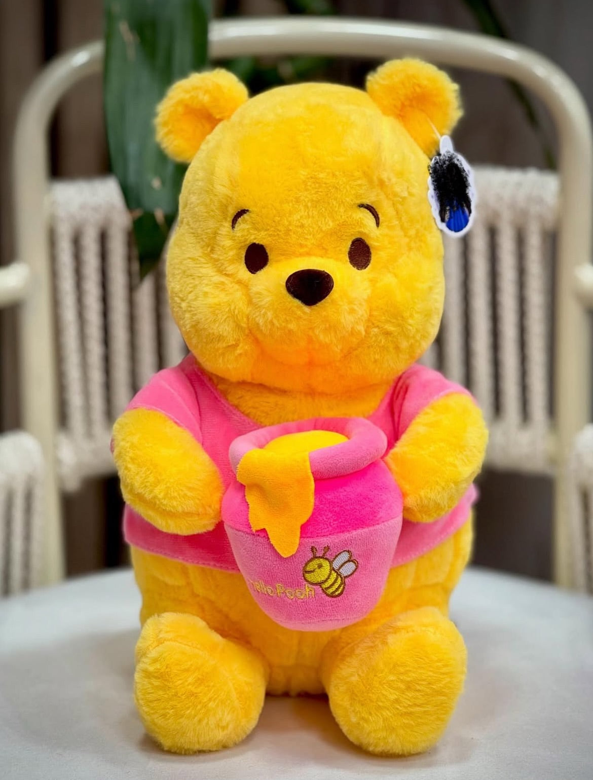 Peluche Winnie The Pooh - Tonneau de miel - 35cm
