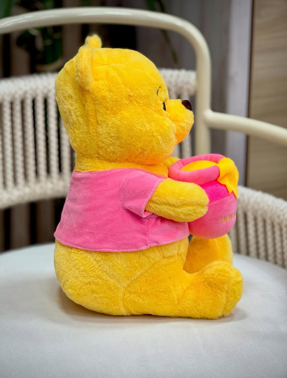 Peluche Winnie The Pooh - Tonneau de miel - 35cm