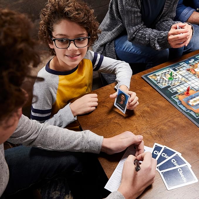Hasbro Gaming – Cluedo