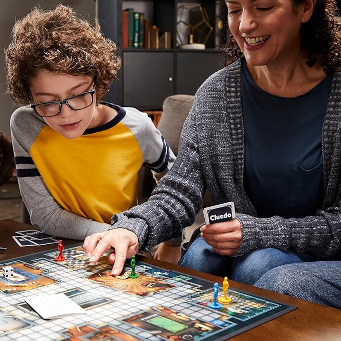 Hasbro Gaming – Cluedo