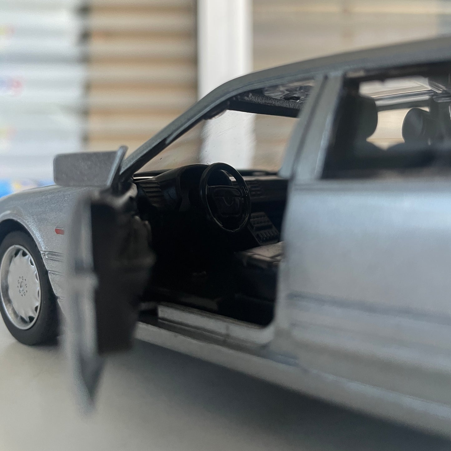 Modèle réduit Mercedes Benz S w140 (1:32)