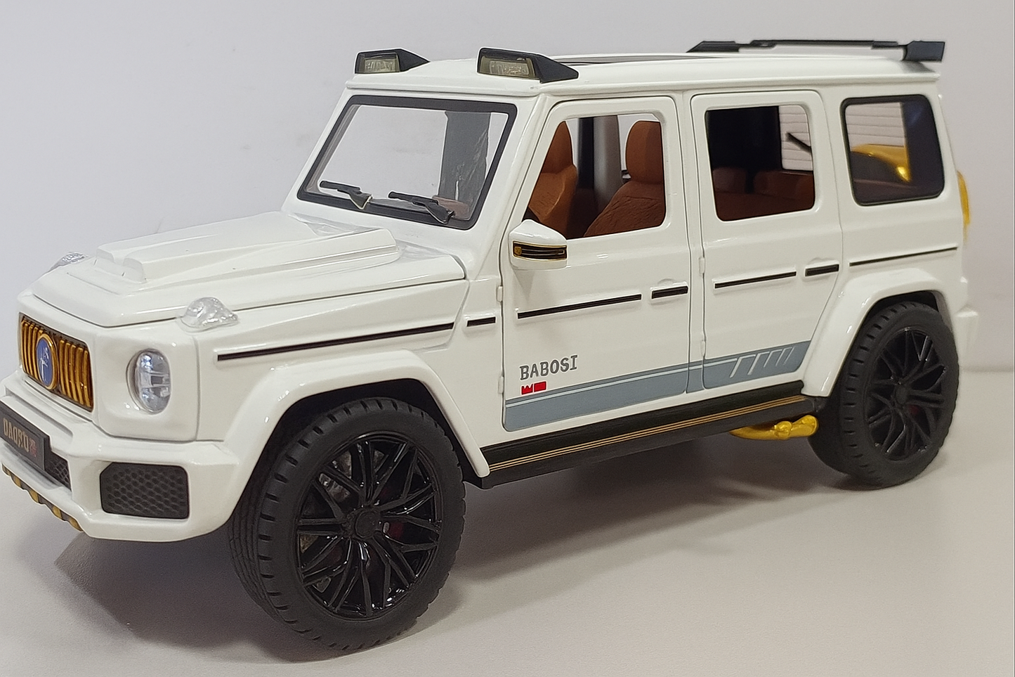Mercedes-Benz G Babosi 800 1:18 – Avec toit ouvrant, lumière & sons
