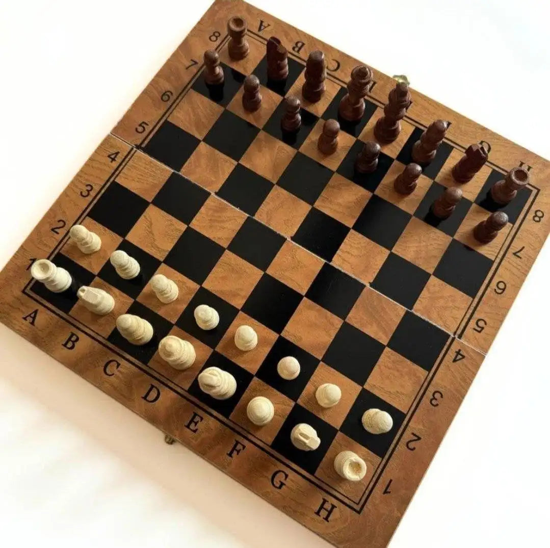 Coffret en Bois 3 en 1 – Échecs, Dames et Backgammon (25 x 25 cm)