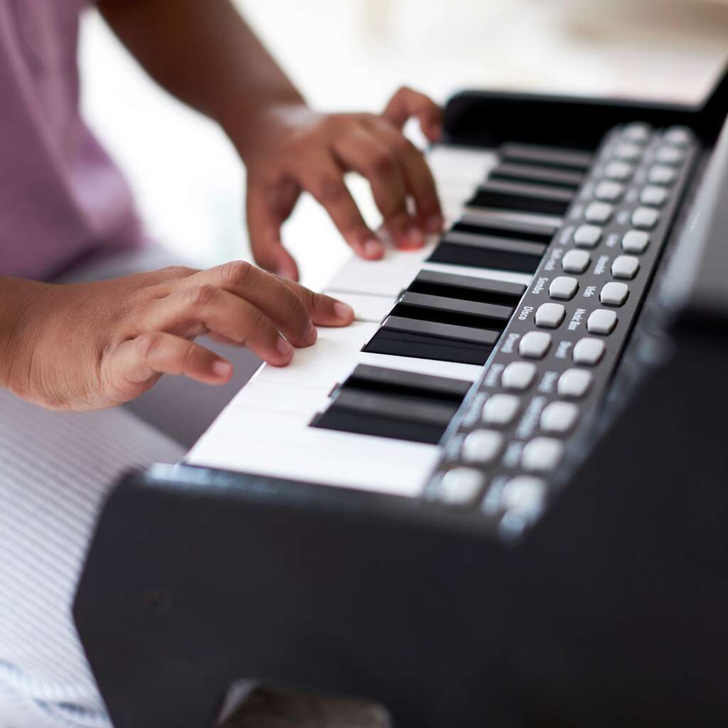 Hape Piano Lumineux Éducatif Noir - Clavier Musical 25 Touches