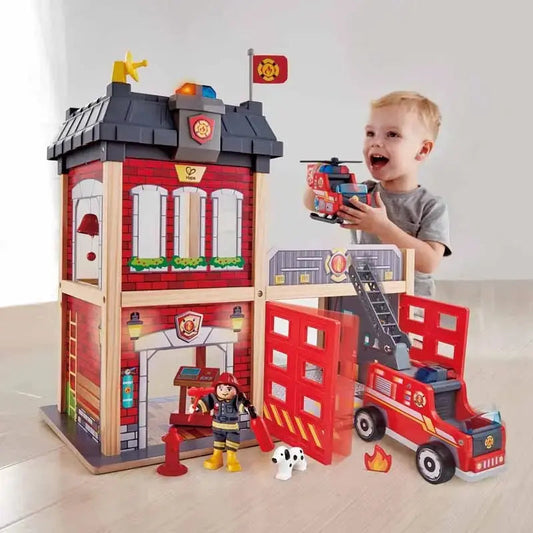 Caserne de Pompiers en Bois Hape - Grand Coffret avec Véhicules et Figurines