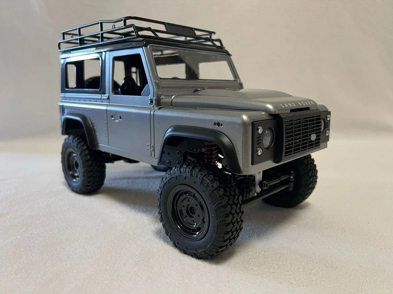 Land Rover Defender MN98 – Voiture RC 4x4 Échelle 1:12 Off-Road avec LEDs