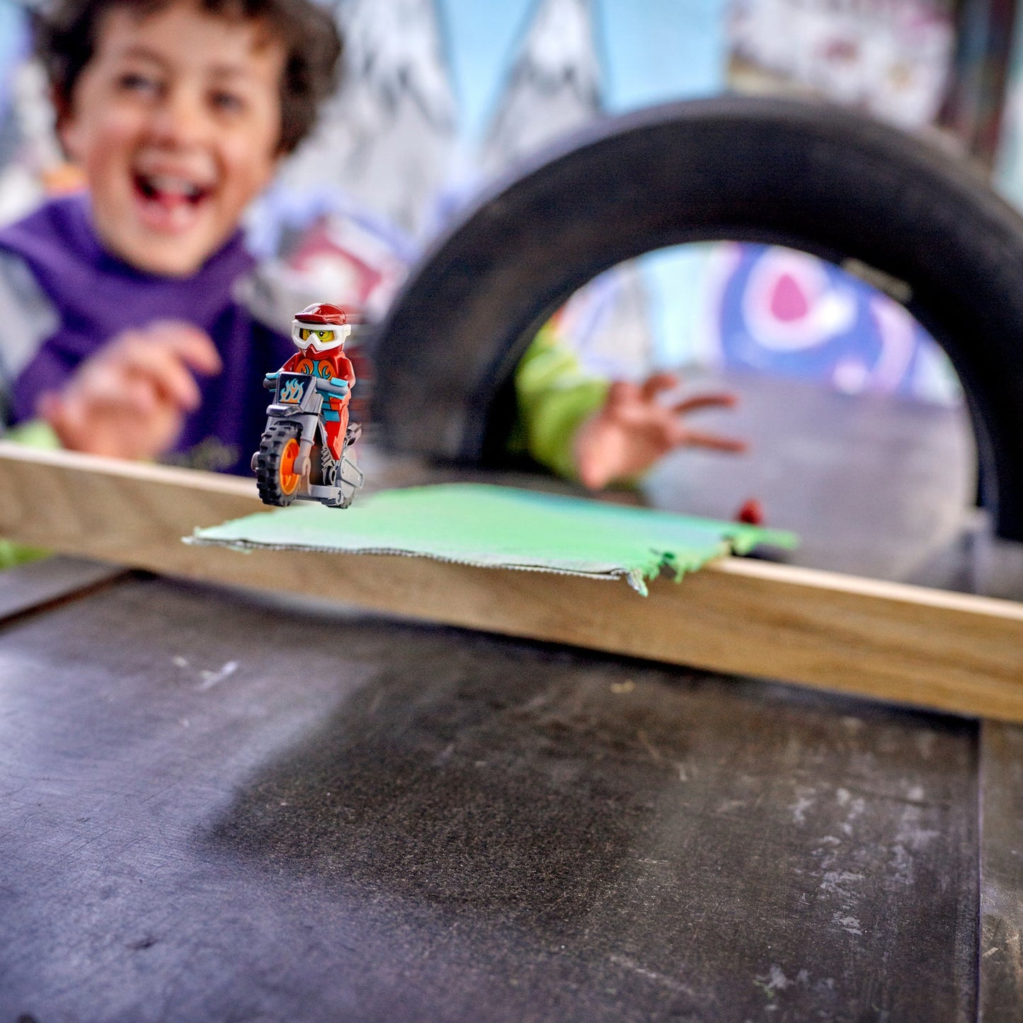LEGO® City – Fire Stunt Bike